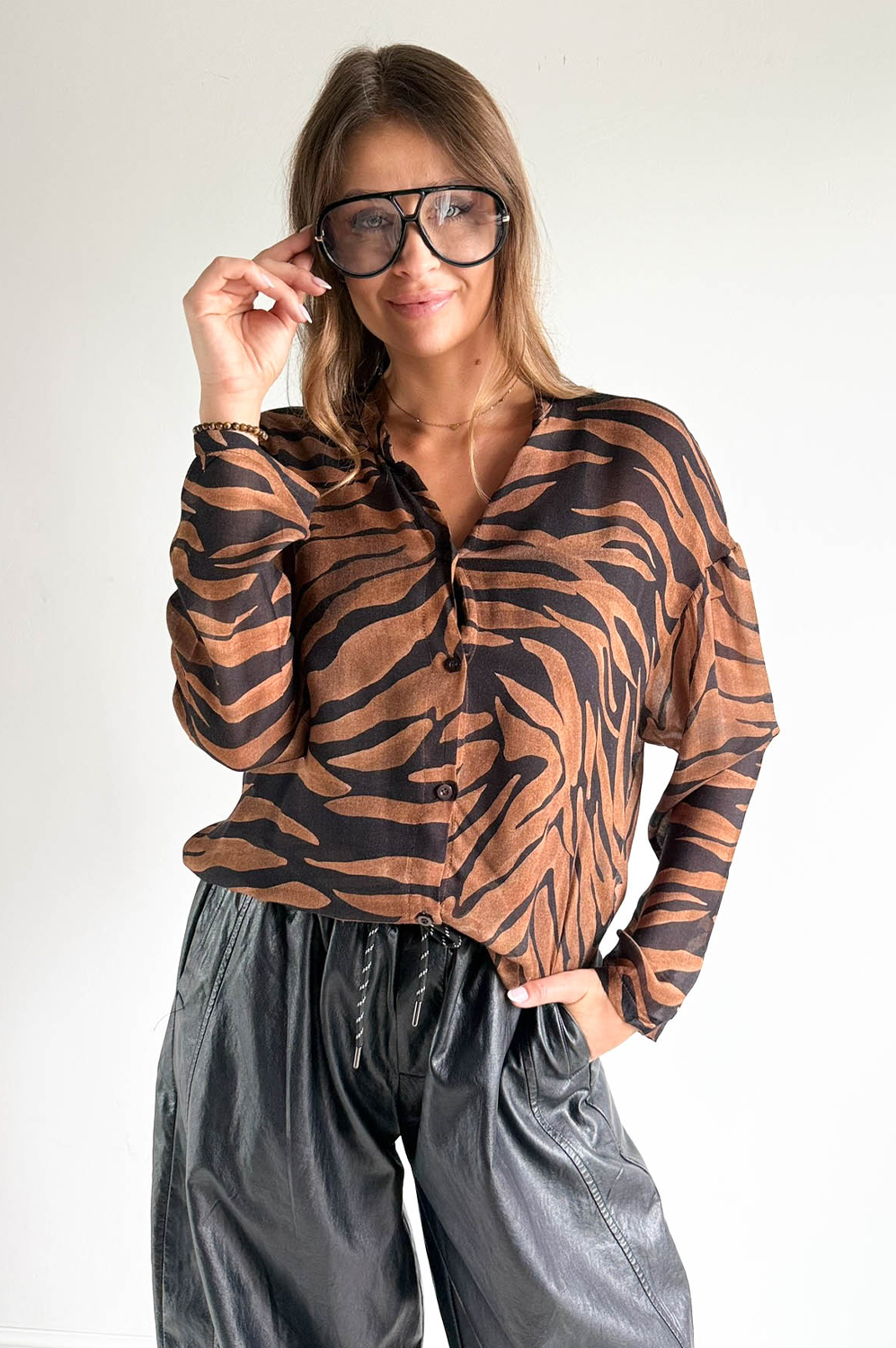 KOSZULA PRINT ZEBRA karmel - rozmiar UNI - obrazek 4