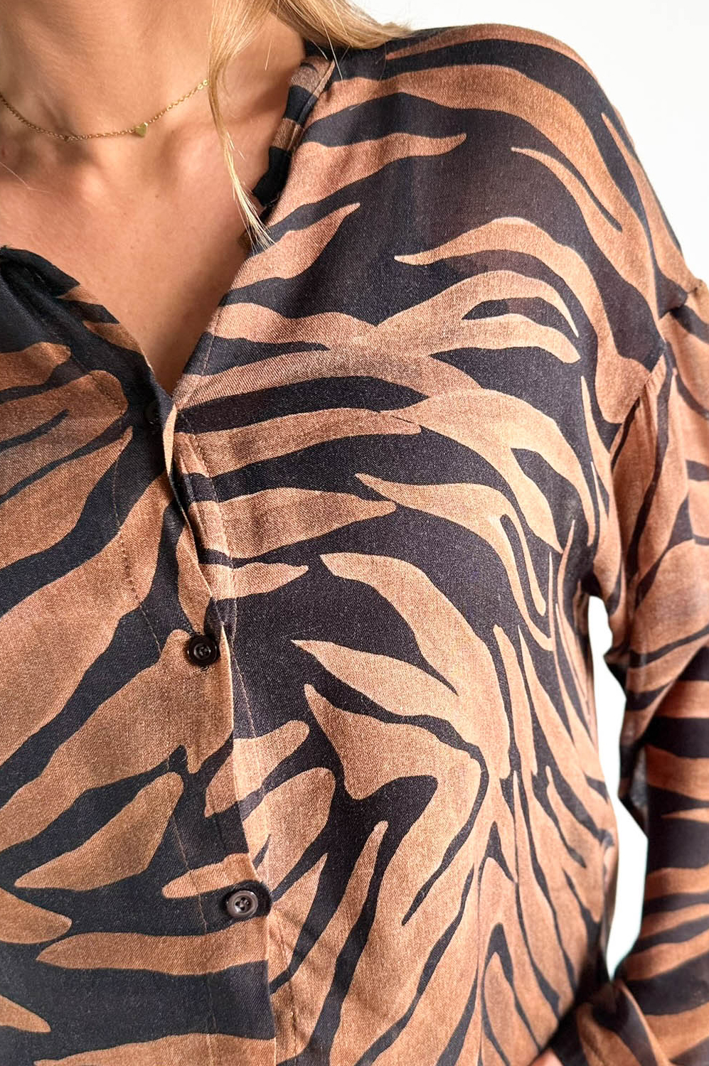 KOSZULA PRINT ZEBRA karmel - rozmiar UNI - obrazek 3
